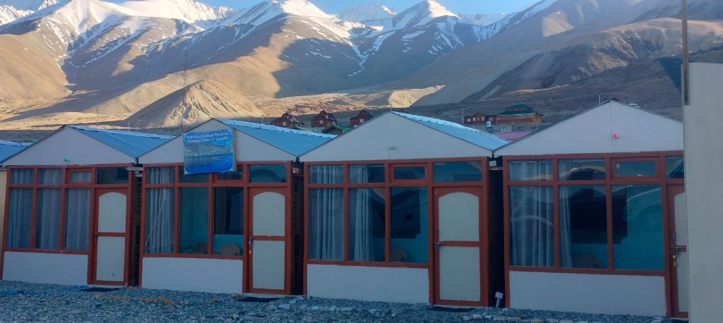 Cottage with mountains